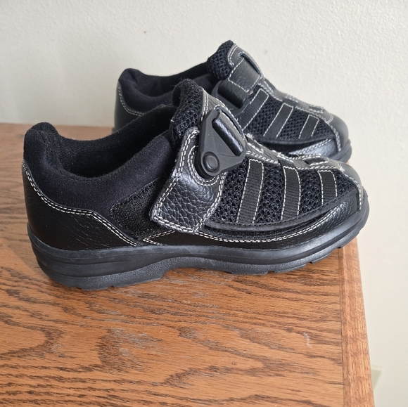 Dr. Scholl's Black and Gray Sneakers with Comfort Sole - Picture 3 of 6